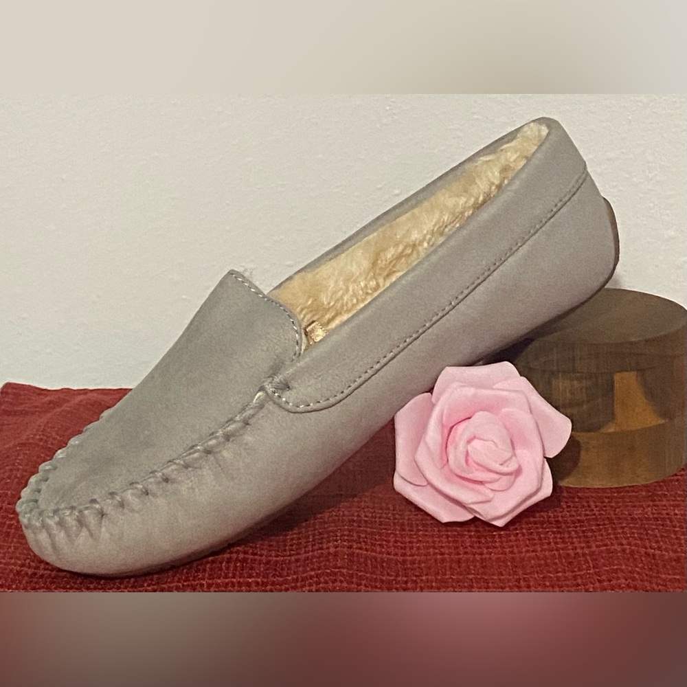 NEW-FLOOPI COZY LINED GRAY LOAFERS